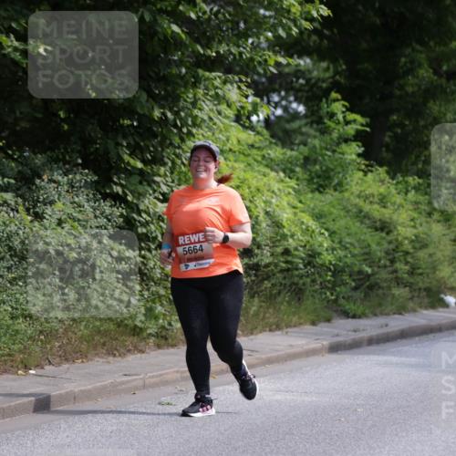 15.06.2025 - REWE Women's Run Jannik Wohlers http://msf.ph/oto/7945610 15.06.2025 10:18:43 Laufen 5664 meine-sportfotos.de
