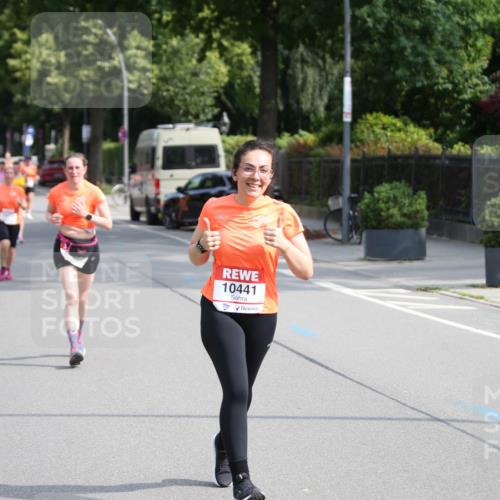 15.06.2025 - REWE Women's Run Jannik Wohlers http://msf.ph/oto/7945618 15.06.2025 09:44:31 Laufen 10441 meine-sportfotos.de