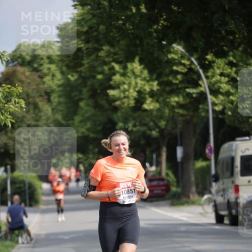 15.06.2025 - REWE Women's Run Jannik Wohlers http://msf.ph/oto/7945634 15.06.2025 08:48:21 Laufen 10851 meine-sportfotos.de