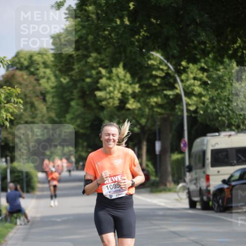 15.06.2025 - REWE Women's Run Jannik Wohlers http://msf.ph/oto/7945667 15.06.2025 08:48:21 Laufen 1085 meine-sportfotos.de