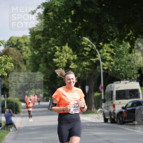 15.06.2025 - REWE Women's Run Jannik Wohlers http://msf.ph/oto/7945703 15.06.2025 08:48:21 Laufen 1085 meine-sportfotos.de