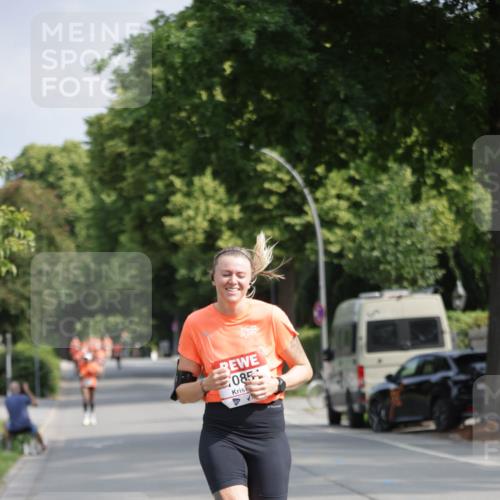 15.06.2025 - REWE Women's Run Jannik Wohlers http://msf.ph/oto/7945723 15.06.2025 08:48:22 Laufen 085 meine-sportfotos.de