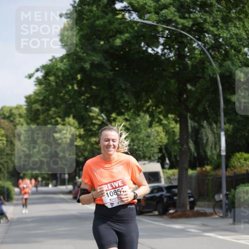 15.06.2025 - REWE Women's Run Jannik Wohlers http://msf.ph/oto/7945767 15.06.2025 08:48:23 Laufen 1085 meine-sportfotos.de