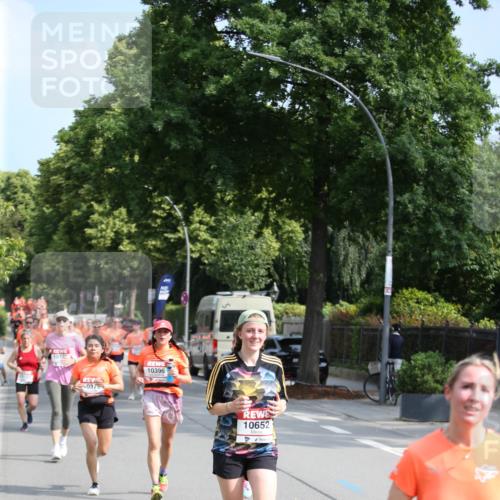 15.06.2025 - REWE Women's Run Jannik Wohlers http://msf.ph/oto/7945810 15.06.2025 09:44:38 Laufen 10652, 10479 meine-sportfotos.de