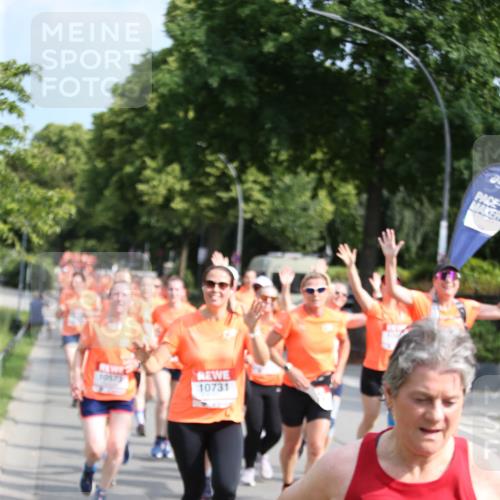 15.06.2025 - REWE Women's Run Jannik Wohlers http://msf.ph/oto/7946037 15.06.2025 09:44:45 Laufen 10573, 10731, 10127, 600 meine-sportfotos.de