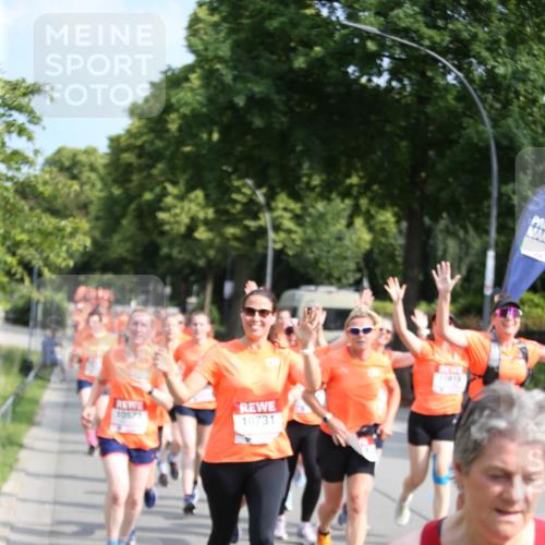 15.06.2025 - REWE Women's Run Jannik Wohlers http://msf.ph/oto/7946041 15.06.2025 09:44:45 Laufen 10573, 10731, 10818, 10127 meine-sportfotos.de
