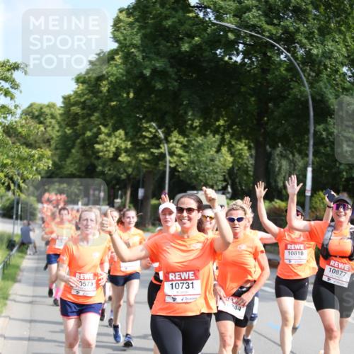 15.06.2025 - REWE Women's Run Jannik Wohlers http://msf.ph/oto/7946059 15.06.2025 09:44:45 Laufen 9573, 10731, 44, 10818, 10877 meine-sportfotos.de