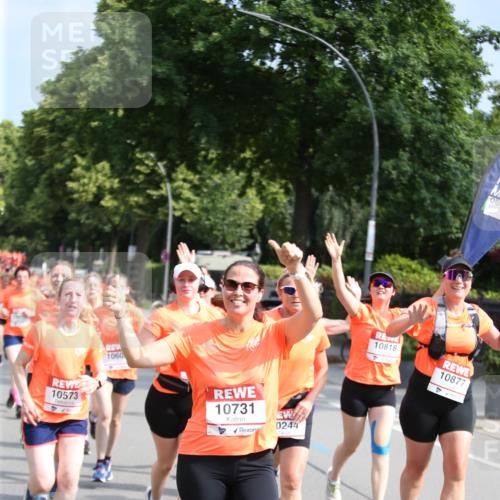 15.06.2025 - REWE Women's Run Jannik Wohlers http://msf.ph/oto/7946065 15.06.2025 09:44:46 Laufen 10573, 1060, 10731, 0244, 10818, 10877, 06, 0 meine-sportfotos.de