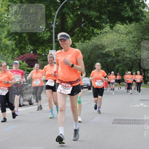 15.06.2025 - REWE Women's Run Jannik Wohlers http://msf.ph/oto/7946092 15.06.2025 08:29:55 Laufen 428, 10643, 10614, 10307, 10761, 0592, 10080, 4 meine-sportfotos.de