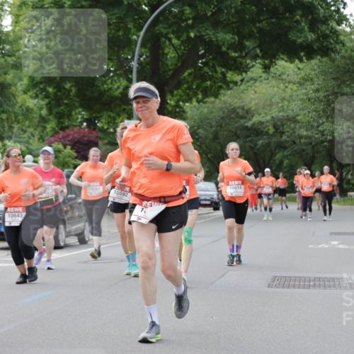 15.06.2025 - REWE Women's Run Jannik Wohlers http://msf.ph/oto/7946103 15.06.2025 08:29:55 Laufen 28, 10643, 307, 10761, 10592, 10614 meine-sportfotos.de