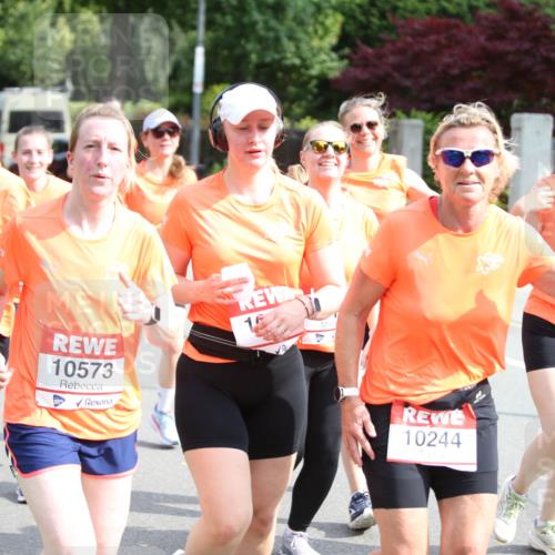 15.06.2025 - REWE Women's Run Jannik Wohlers http://msf.ph/oto/7946118 15.06.2025 09:44:47 Laufen 10107, 10573, 19, 10244, 10 meine-sportfotos.de