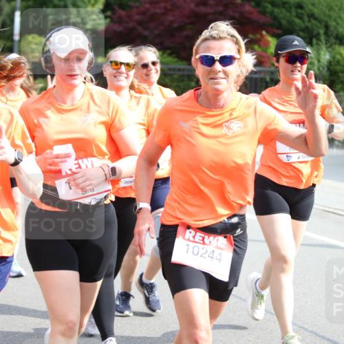 15.06.2025 - REWE Women's Run Jannik Wohlers http://msf.ph/oto/7946131 15.06.2025 09:44:47 Laufen 10573, 10244 meine-sportfotos.de