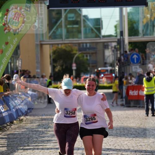 13.06.2025 - Holstenköstenlauf Felixshl http://msf.ph/oto/7946153 13.06.2025 18:12:21 Laufen 3258, 3265 meine-sportfotos.de