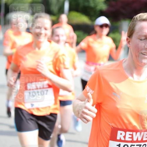 15.06.2025 - REWE Women's Run Jannik Wohlers http://msf.ph/oto/7946172 15.06.2025 09:44:48 Laufen 10107, 10572, 02 meine-sportfotos.de