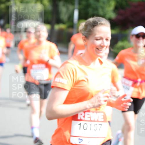 15.06.2025 - REWE Women's Run Jannik Wohlers http://msf.ph/oto/7946192 15.06.2025 09:44:48 Laufen 10107 meine-sportfotos.de