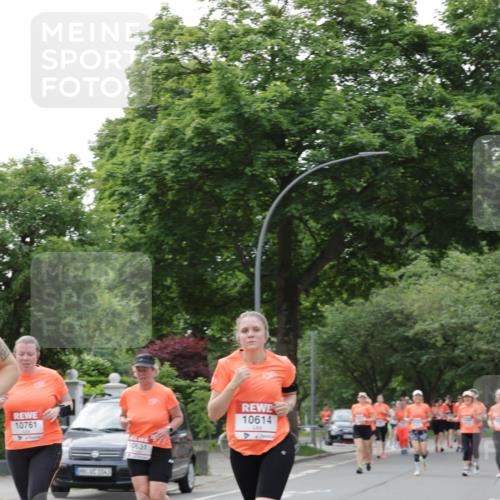 15.06.2025 - REWE Women's Run Jannik Wohlers http://msf.ph/oto/7946235 15.06.2025 08:29:58 Laufen 10761, 2043, 10631, 10614 meine-sportfotos.de
