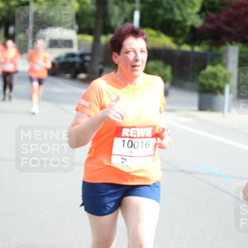15.06.2025 - REWE Women's Run Jannik Wohlers http://msf.ph/oto/7946286 15.06.2025 09:44:51 Laufen 10016 meine-sportfotos.de