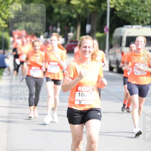 15.06.2025 - REWE Women's Run Jannik Wohlers http://msf.ph/oto/7946295 15.06.2025 09:44:52 Laufen 10172, 10051 meine-sportfotos.de