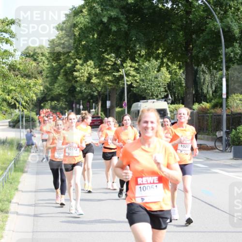 15.06.2025 - REWE Women's Run Jannik Wohlers http://msf.ph/oto/7946313 15.06.2025 09:44:53 Laufen 1028, 10172, 10051, 10201 meine-sportfotos.de
