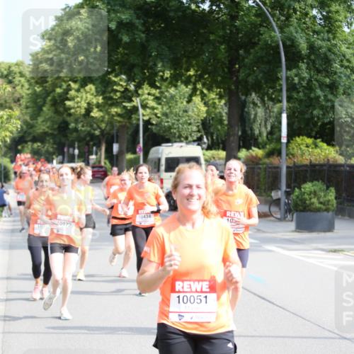 15.06.2025 - REWE Women's Run Jannik Wohlers http://msf.ph/oto/7946326 15.06.2025 09:44:53 Laufen 1028, 20172, 10434, 10051, 10 meine-sportfotos.de