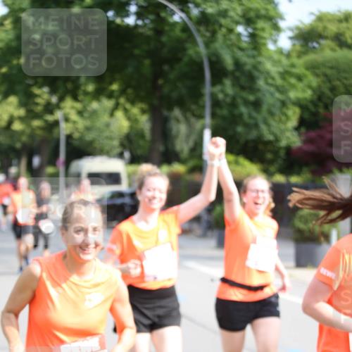 15.06.2025 - REWE Women's Run Jannik Wohlers http://msf.ph/oto/7946375 15.06.2025 09:44:57 Laufen 10281 meine-sportfotos.de