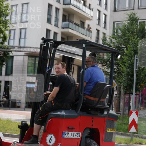 15.06.2025 - REWE Women's Run Jannik Wohlers http://msf.ph/oto/7946395 15.06.2025 10:20:21 Laufen 481 meine-sportfotos.de