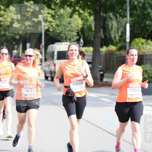 15.06.2025 - REWE Women's Run Jannik Wohlers http://msf.ph/oto/7946421 15.06.2025 09:45:00 Laufen 1050, 10522, 10376, 10556, 108 meine-sportfotos.de