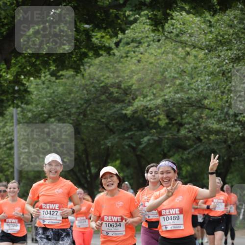 15.06.2025 - REWE Women's Run Jannik Wohlers http://msf.ph/oto/7946422 15.06.2025 08:30:02 Laufen 10427, 11, 10329, 10228, 10634, 10489, 9671 meine-sportfotos.de