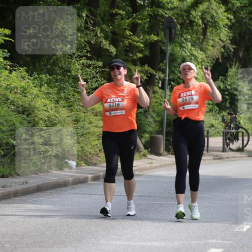 15.06.2025 - REWE Women's Run Jannik Wohlers http://msf.ph/oto/7946430 15.06.2025 10:21:15 Laufen 5516, 5519 meine-sportfotos.de