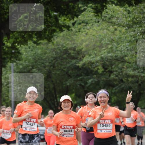15.06.2025 - REWE Women's Run Jannik Wohlers http://msf.ph/oto/7946437 15.06.2025 08:30:02 Laufen 10329, 10427, 10634, 10489 meine-sportfotos.de