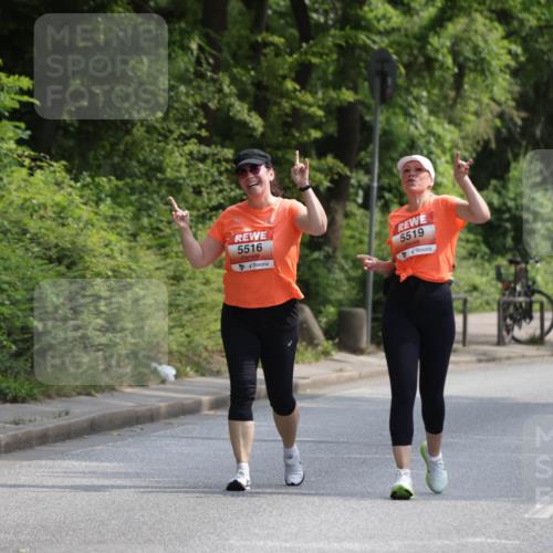 15.06.2025 - REWE Women's Run Jannik Wohlers http://msf.ph/oto/7946439 15.06.2025 10:21:15 Laufen 5516, 5519 meine-sportfotos.de