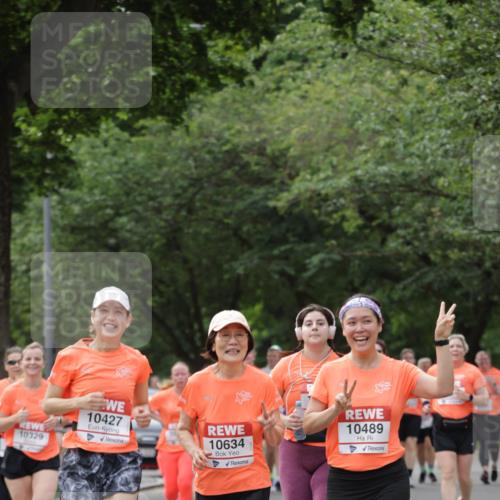 15.06.2025 - REWE Women's Run Jannik Wohlers http://msf.ph/oto/7946440 15.06.2025 08:30:03 Laufen 10329, 10427, 10634, 10489 meine-sportfotos.de