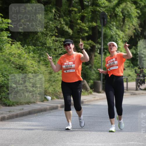 15.06.2025 - REWE Women's Run Jannik Wohlers http://msf.ph/oto/7946446 15.06.2025 10:21:15 Laufen 5516, 5519 meine-sportfotos.de