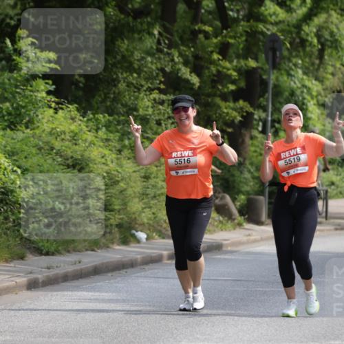 15.06.2025 - REWE Women's Run Jannik Wohlers http://msf.ph/oto/7946461 15.06.2025 10:21:15 Laufen 5516, 5519 meine-sportfotos.de