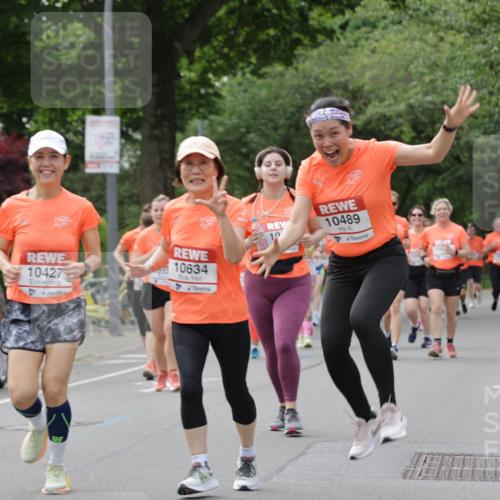 15.06.2025 - REWE Women's Run Jannik Wohlers http://msf.ph/oto/7946466 15.06.2025 08:30:05 Laufen 10427, 032, 10634, 10, 10489 meine-sportfotos.de