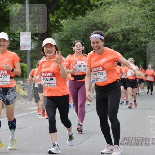 15.06.2025 - REWE Women's Run Jannik Wohlers http://msf.ph/oto/7946473 15.06.2025 08:30:05 Laufen 10427, 10634, 10453, 10489, 100 meine-sportfotos.de