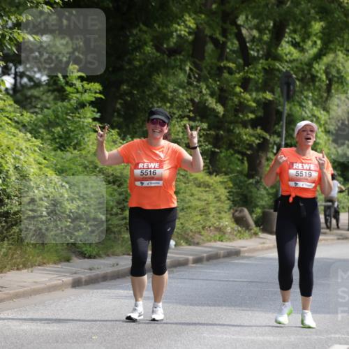 15.06.2025 - REWE Women's Run Jannik Wohlers http://msf.ph/oto/7946553 15.06.2025 10:21:16 Laufen 5516, 5519 meine-sportfotos.de