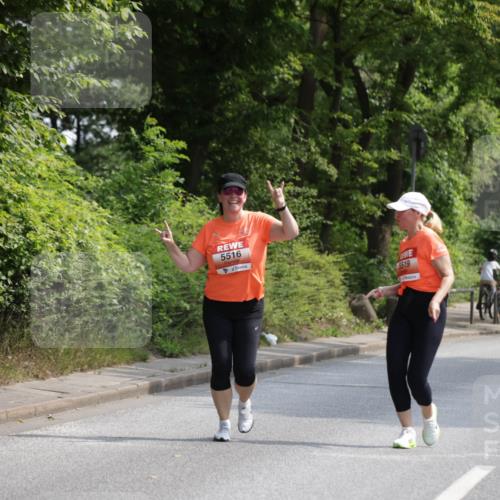 15.06.2025 - REWE Women's Run Jannik Wohlers http://msf.ph/oto/7946557 15.06.2025 10:21:17 Laufen 5516, 5519 meine-sportfotos.de