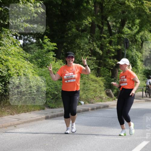 15.06.2025 - REWE Women's Run Jannik Wohlers http://msf.ph/oto/7946559 15.06.2025 10:21:17 Laufen 5516, 5519 meine-sportfotos.de