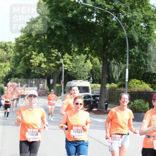 15.06.2025 - REWE Women's Run Jannik Wohlers http://msf.ph/oto/7946602 15.06.2025 09:45:07 Laufen 10258, 10523, 10368 meine-sportfotos.de