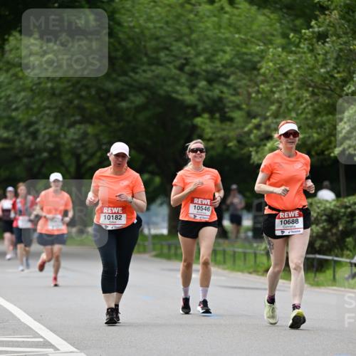 15.06.2025 - REWE Women's Run Dr. Thomas Lammeyer http://msf.ph/oto/7946656 15.06.2025 09:23:33 Laufen 10546, 10182, 10688 meine-sportfotos.de