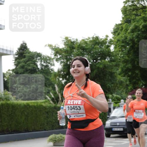 15.06.2025 - REWE Women's Run Jannik Wohlers http://msf.ph/oto/7946662 15.06.2025 08:30:08 Laufen 10453, 1065, 10329 meine-sportfotos.de