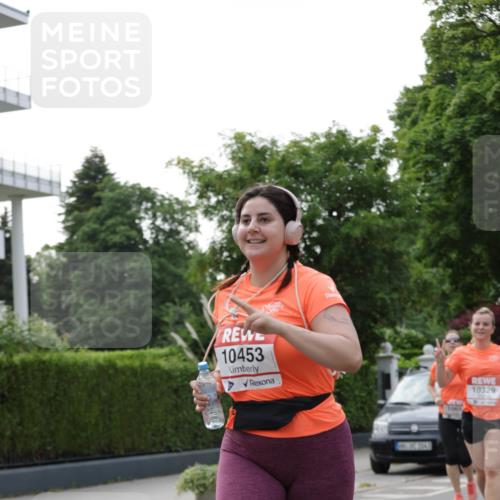15.06.2025 - REWE Women's Run Jannik Wohlers http://msf.ph/oto/7946669 15.06.2025 08:30:09 Laufen 10453, 1065, 10329 meine-sportfotos.de