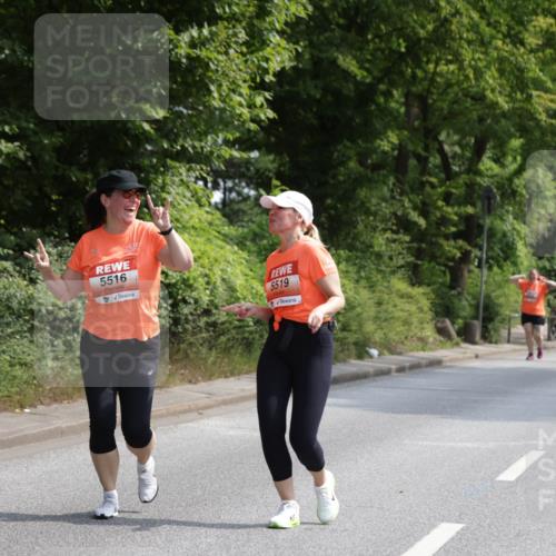 15.06.2025 - REWE Women's Run Jannik Wohlers http://msf.ph/oto/7946670 15.06.2025 10:21:21 Laufen 5516, 5519 meine-sportfotos.de