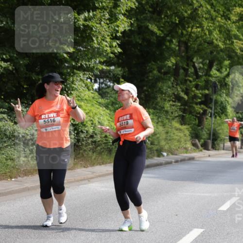 15.06.2025 - REWE Women's Run Jannik Wohlers http://msf.ph/oto/7946673 15.06.2025 10:21:21 Laufen 5516, 5519 meine-sportfotos.de