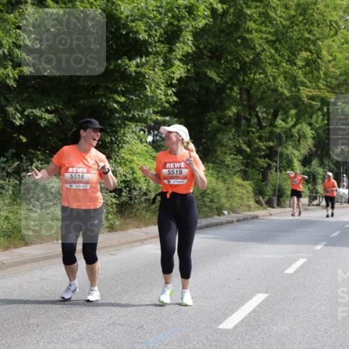 15.06.2025 - REWE Women's Run Jannik Wohlers http://msf.ph/oto/7946692 15.06.2025 10:21:22 Laufen 5516, 5519 meine-sportfotos.de