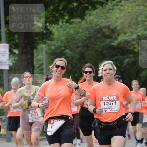 15.06.2025 - REWE Women's Run Jannik Wohlers http://msf.ph/oto/7946708 15.06.2025 08:30:10 Laufen 1021, 1, 10671 meine-sportfotos.de