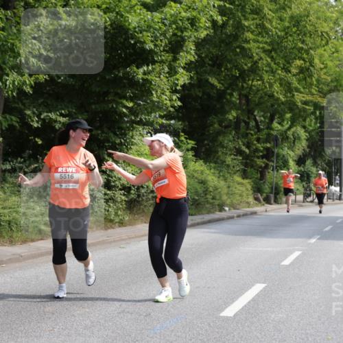 15.06.2025 - REWE Women's Run Jannik Wohlers http://msf.ph/oto/7946709 15.06.2025 10:21:22 Laufen 5516, 5519 meine-sportfotos.de
