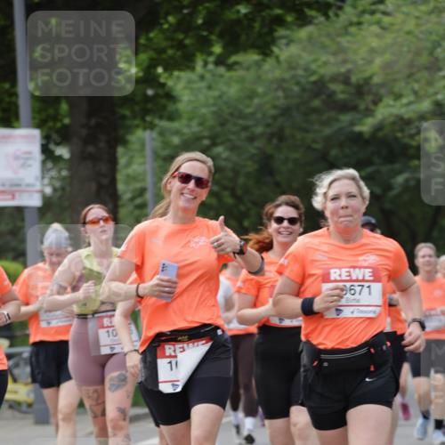 15.06.2025 - REWE Women's Run Jannik Wohlers http://msf.ph/oto/7946720 15.06.2025 08:30:10 Laufen 10, 11, 9671 meine-sportfotos.de