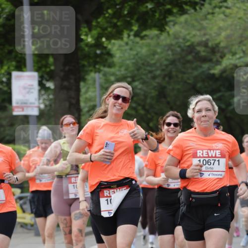 15.06.2025 - REWE Women's Run Jannik Wohlers http://msf.ph/oto/7946724 15.06.2025 08:30:10 Laufen 10, 10671 meine-sportfotos.de